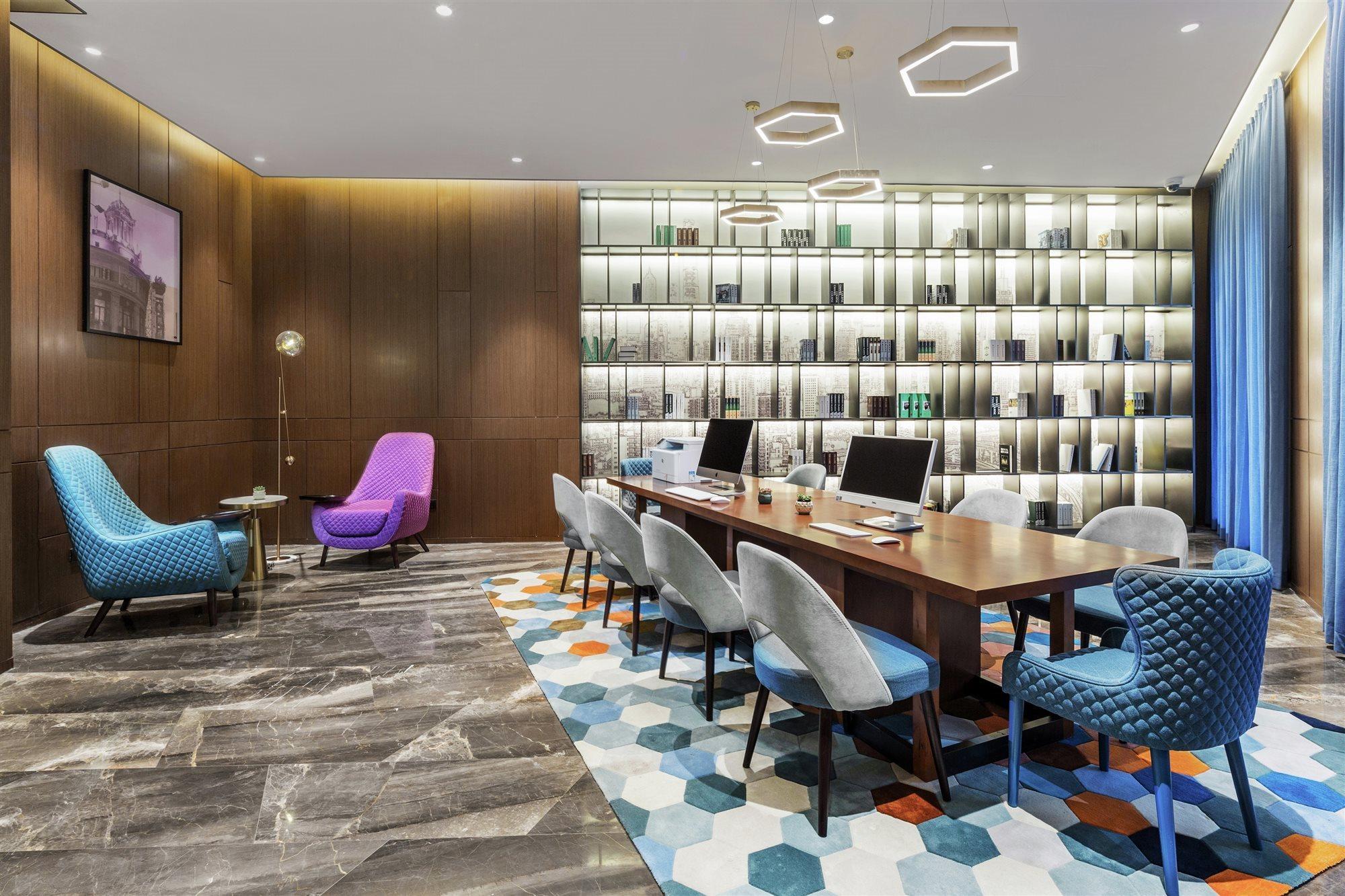 Hampton By Hilton Hongqiao Airport Hotel 4*